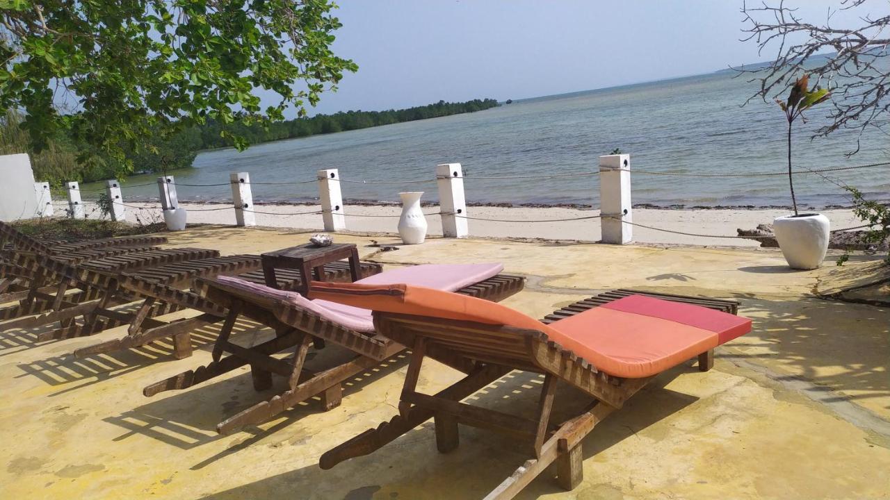 Menai Bay Beach Bungalows Unguja Ukuu Exterior photo