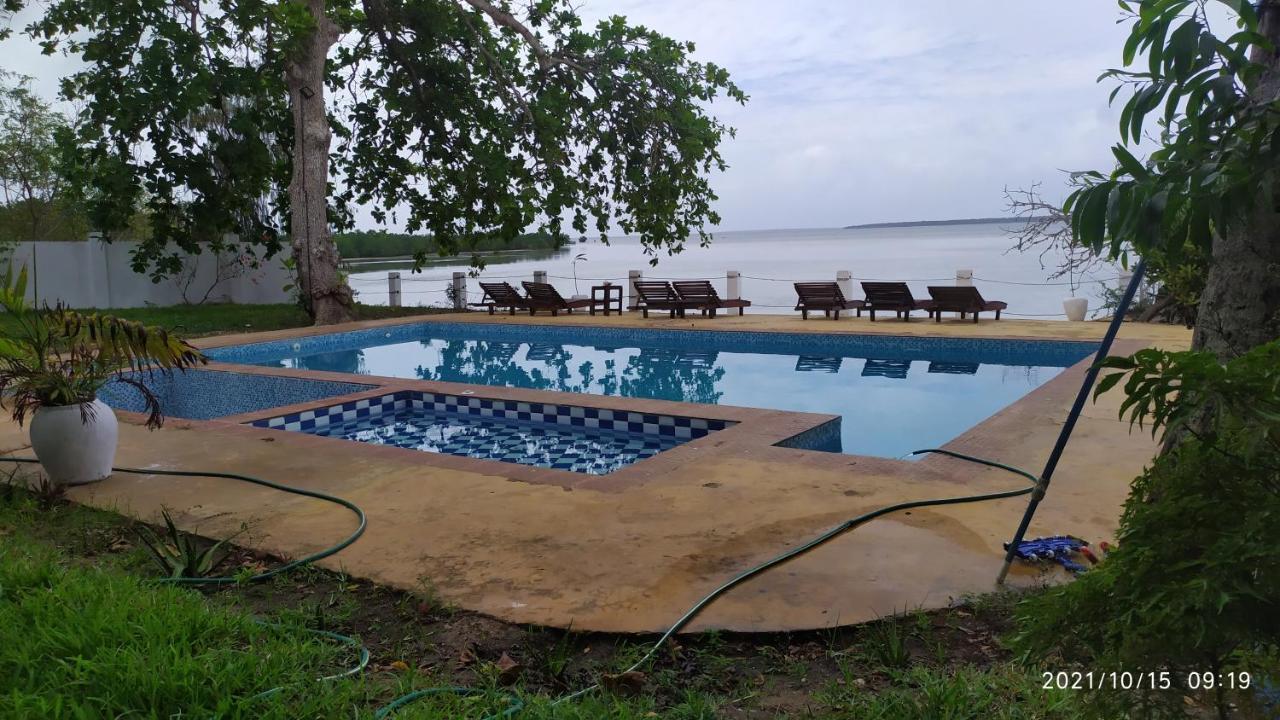 Menai Bay Beach Bungalows Unguja Ukuu Exterior photo