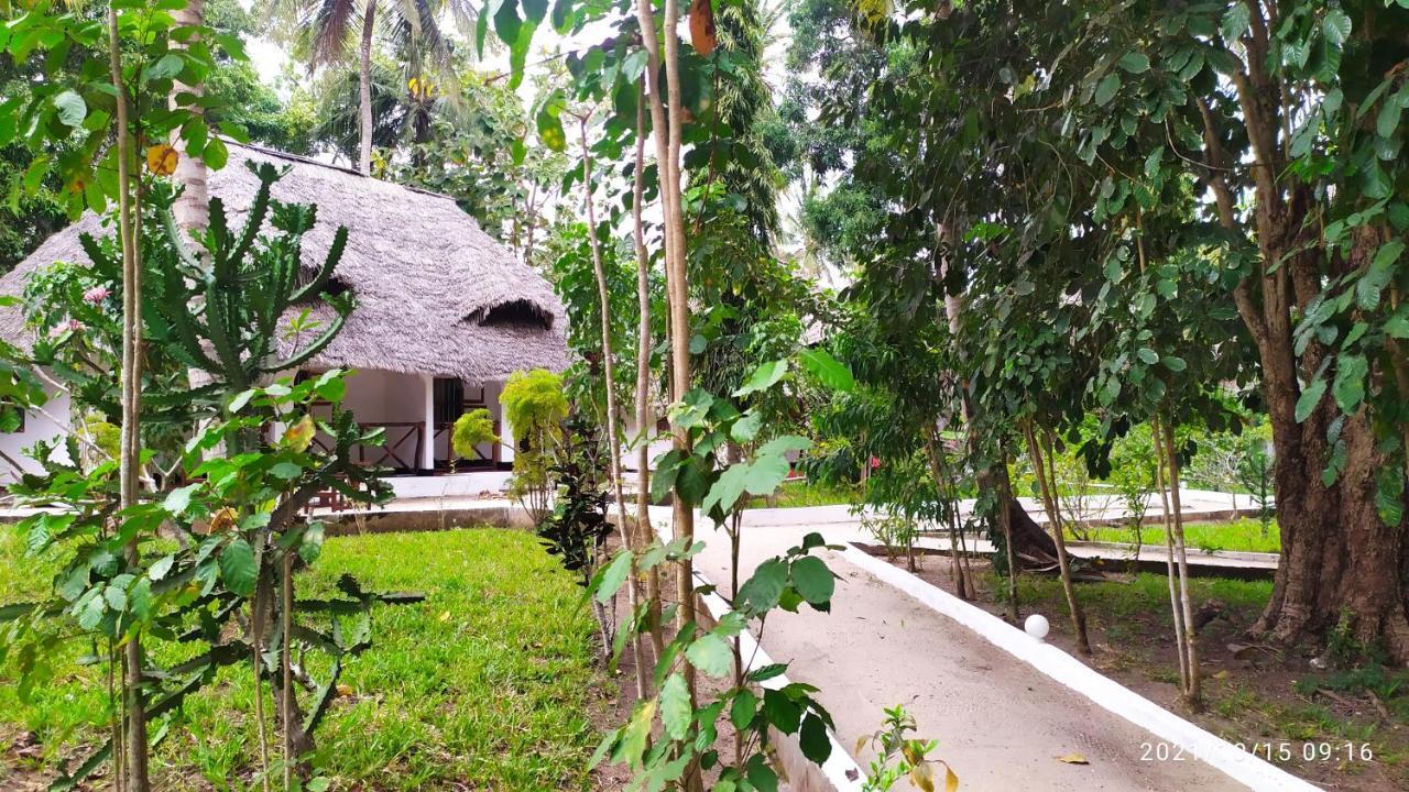 Menai Bay Beach Bungalows Unguja Ukuu Exterior photo
