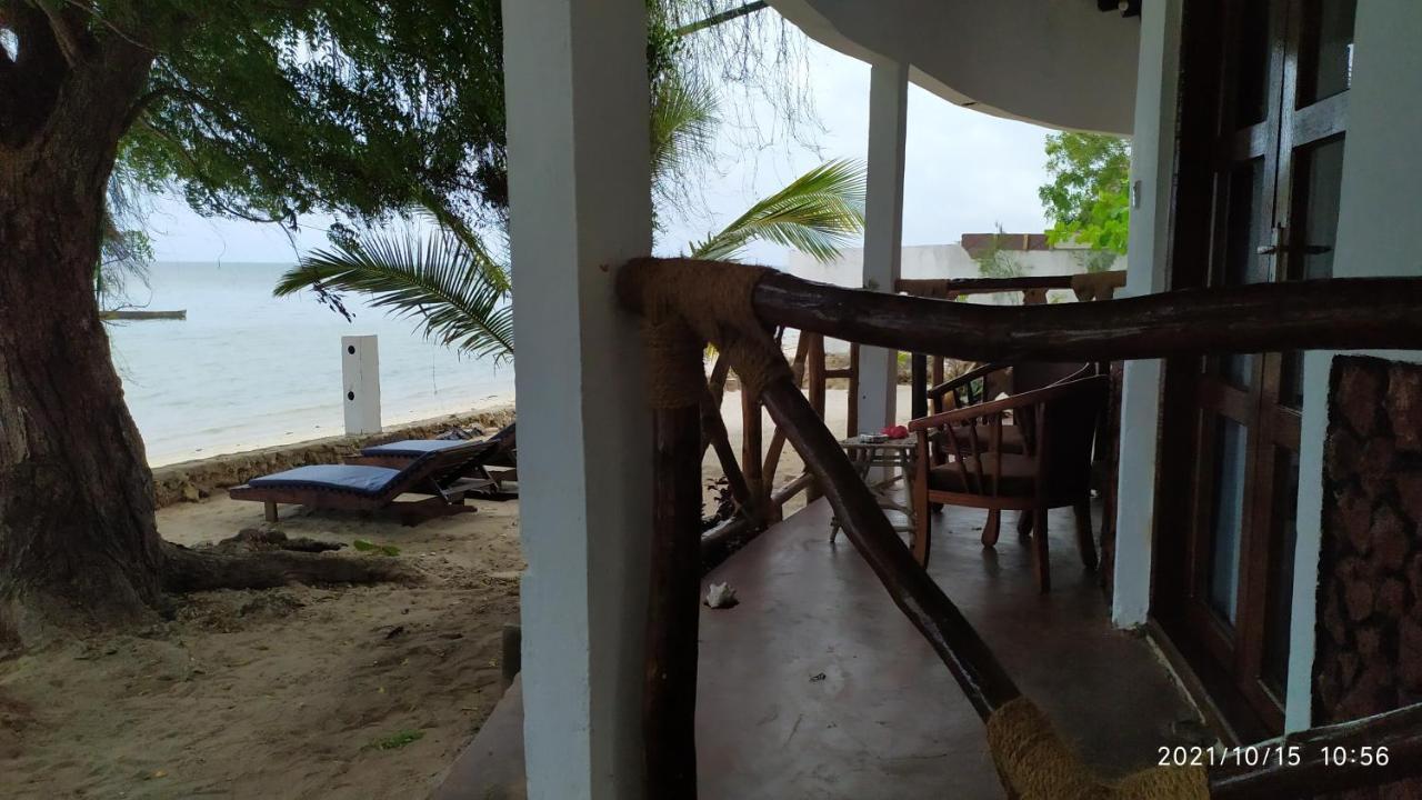 Menai Bay Beach Bungalows Unguja Ukuu Exterior photo