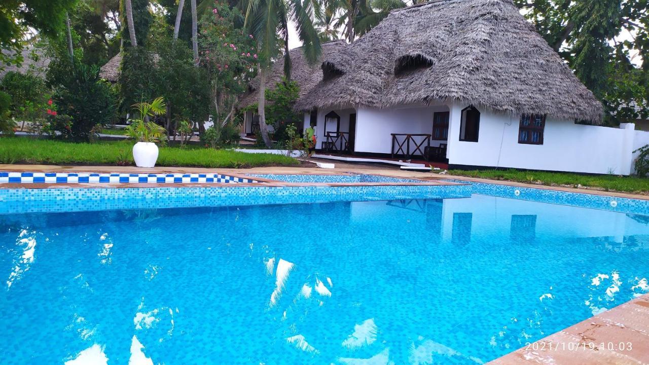 Menai Bay Beach Bungalows Unguja Ukuu Exterior photo