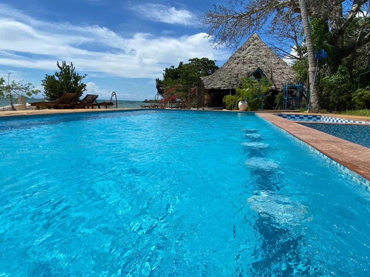 Menai Bay Beach Bungalows Unguja Ukuu Exterior photo