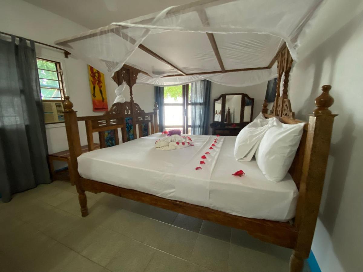 Menai Bay Beach Bungalows Unguja Ukuu Exterior photo