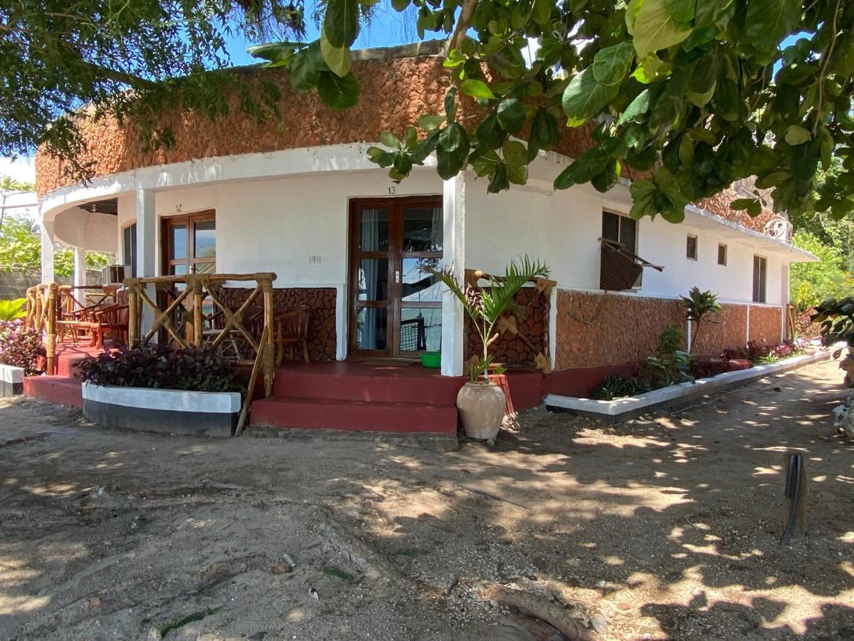 Menai Bay Beach Bungalows Unguja Ukuu Exterior photo