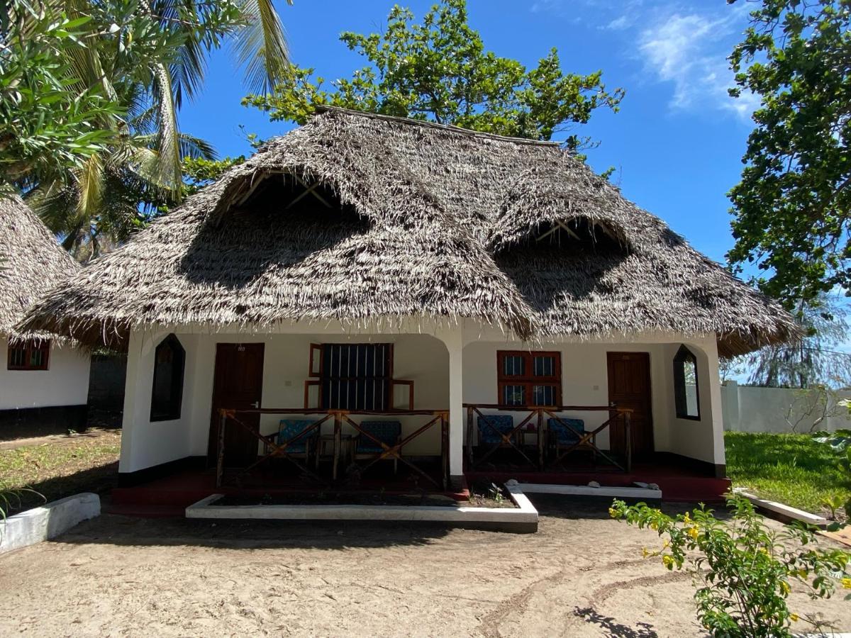 Menai Bay Beach Bungalows Unguja Ukuu Exterior photo