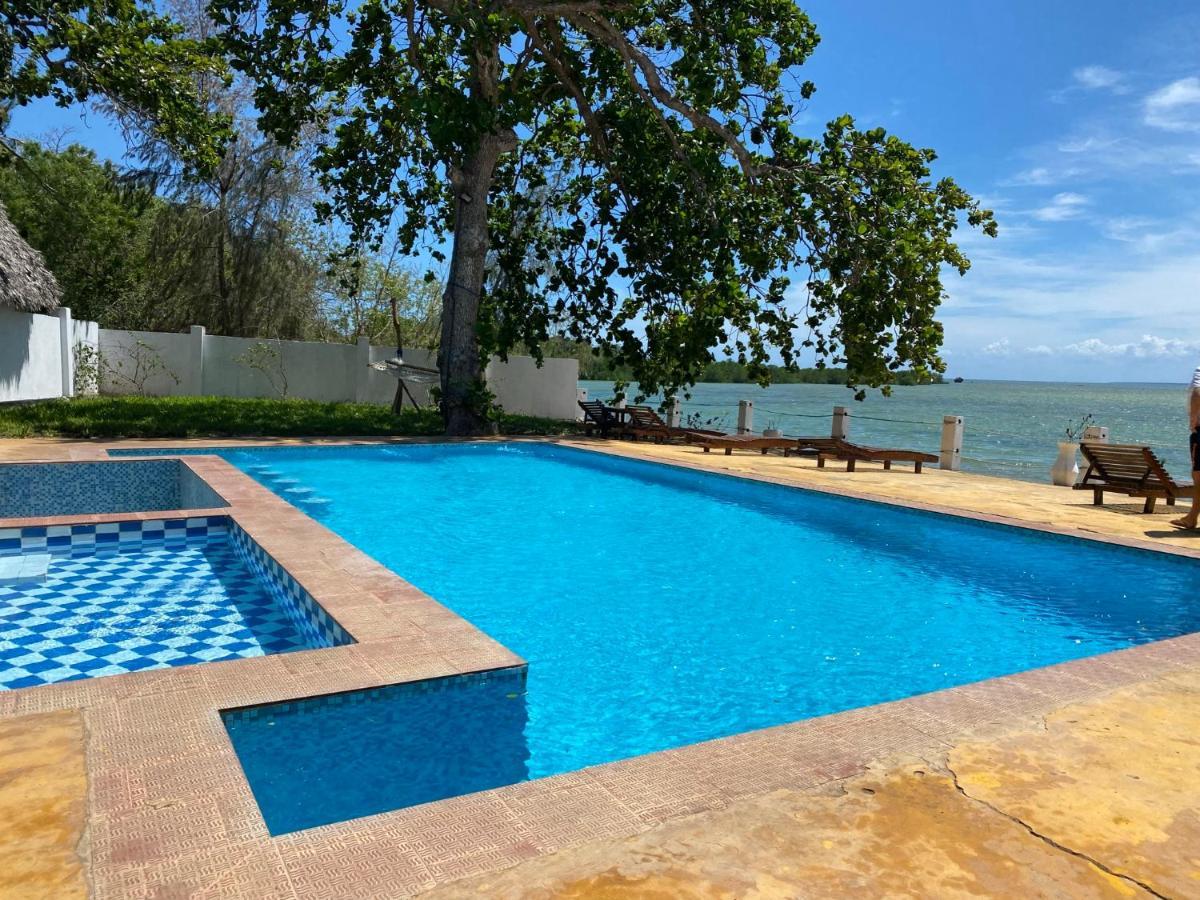 Menai Bay Beach Bungalows Unguja Ukuu Exterior photo