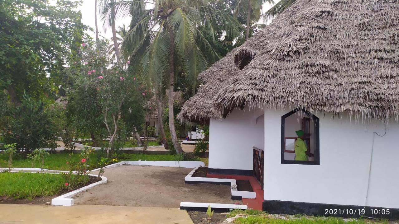 Menai Bay Beach Bungalows Unguja Ukuu Exterior photo
