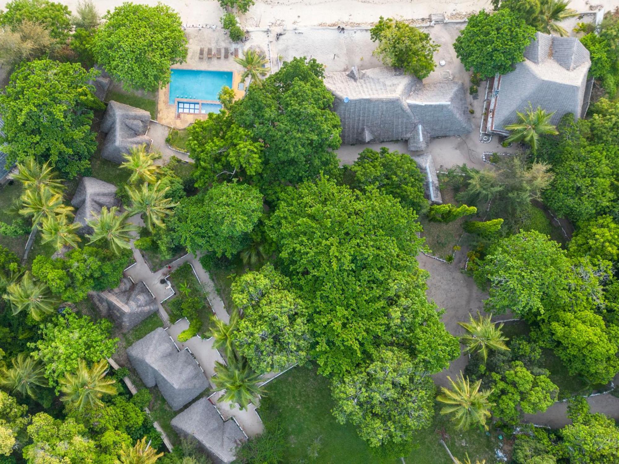 Menai Bay Beach Bungalows Unguja Ukuu Exterior photo