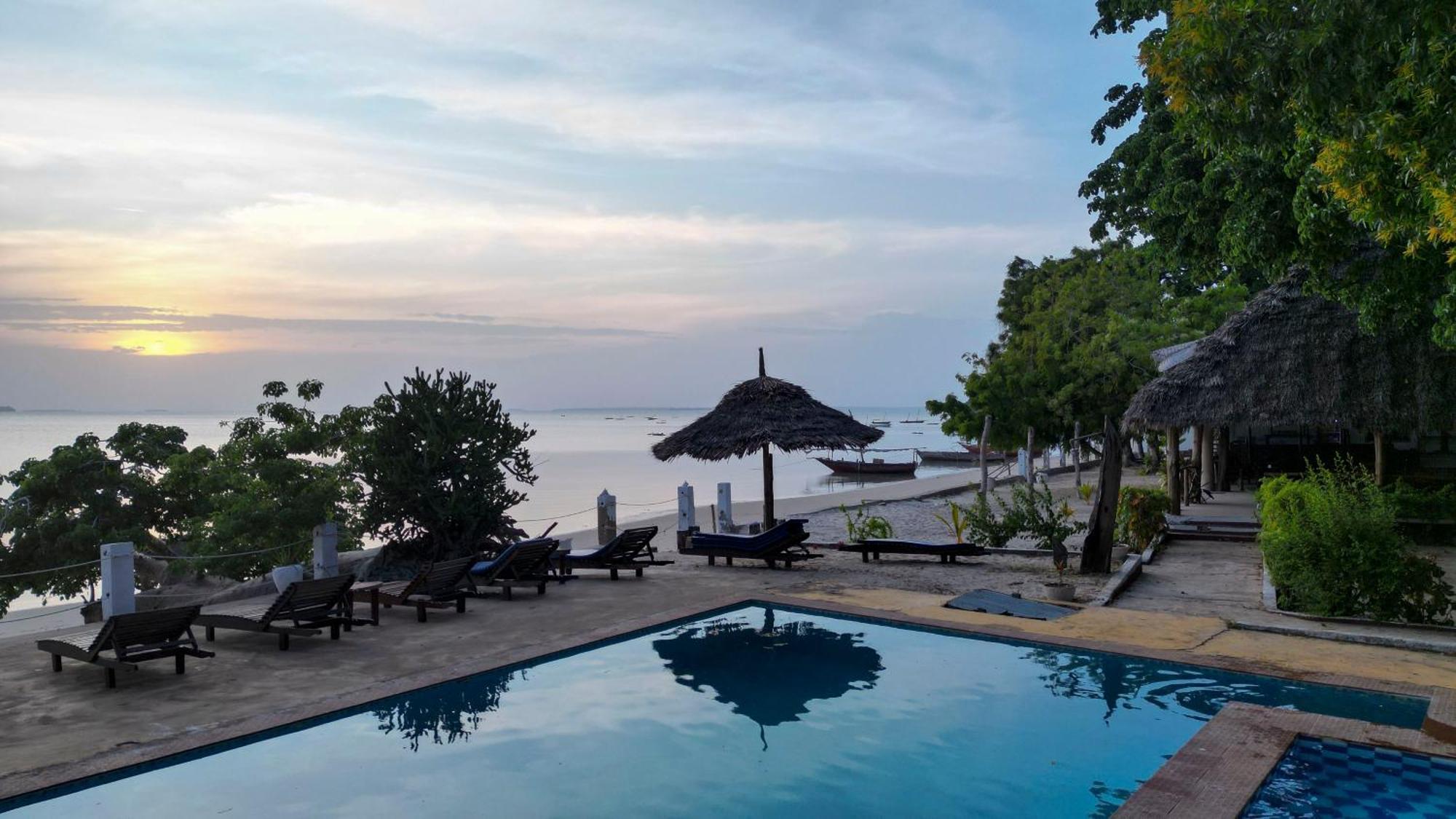 Menai Bay Beach Bungalows Unguja Ukuu Exterior photo