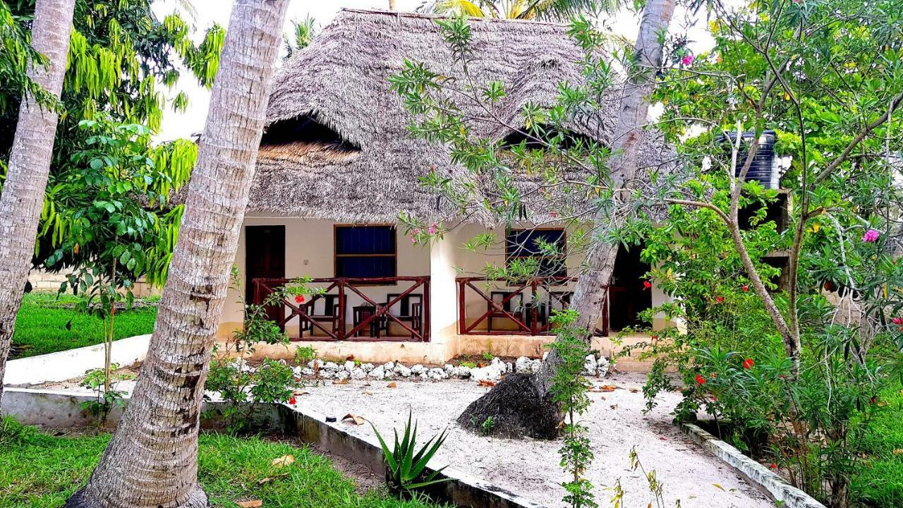 Menai Bay Beach Bungalows Unguja Ukuu Exterior photo
