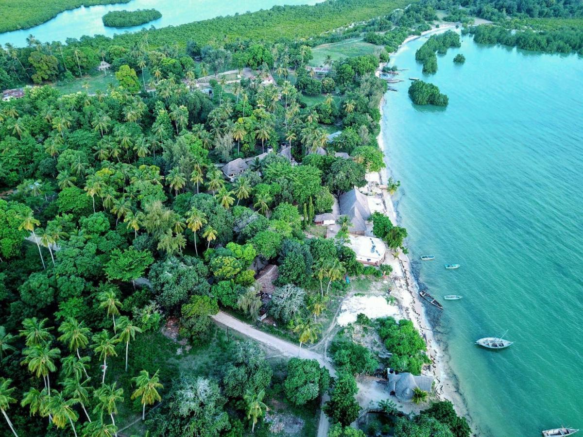 Menai Bay Beach Bungalows Unguja Ukuu Exterior photo